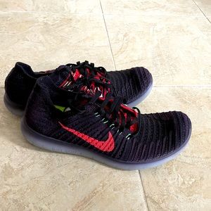 Nike gym shoes